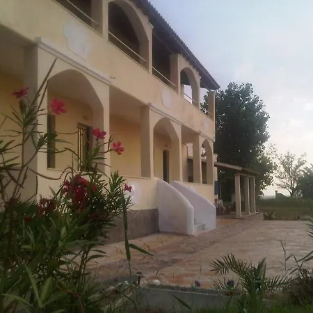 Virginia's Beachfront Apartamento *